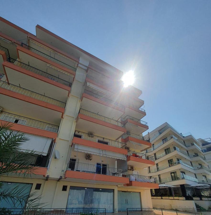 Lovely 3-Bedroom Apartment Rei Саранда Екстер'єр фото