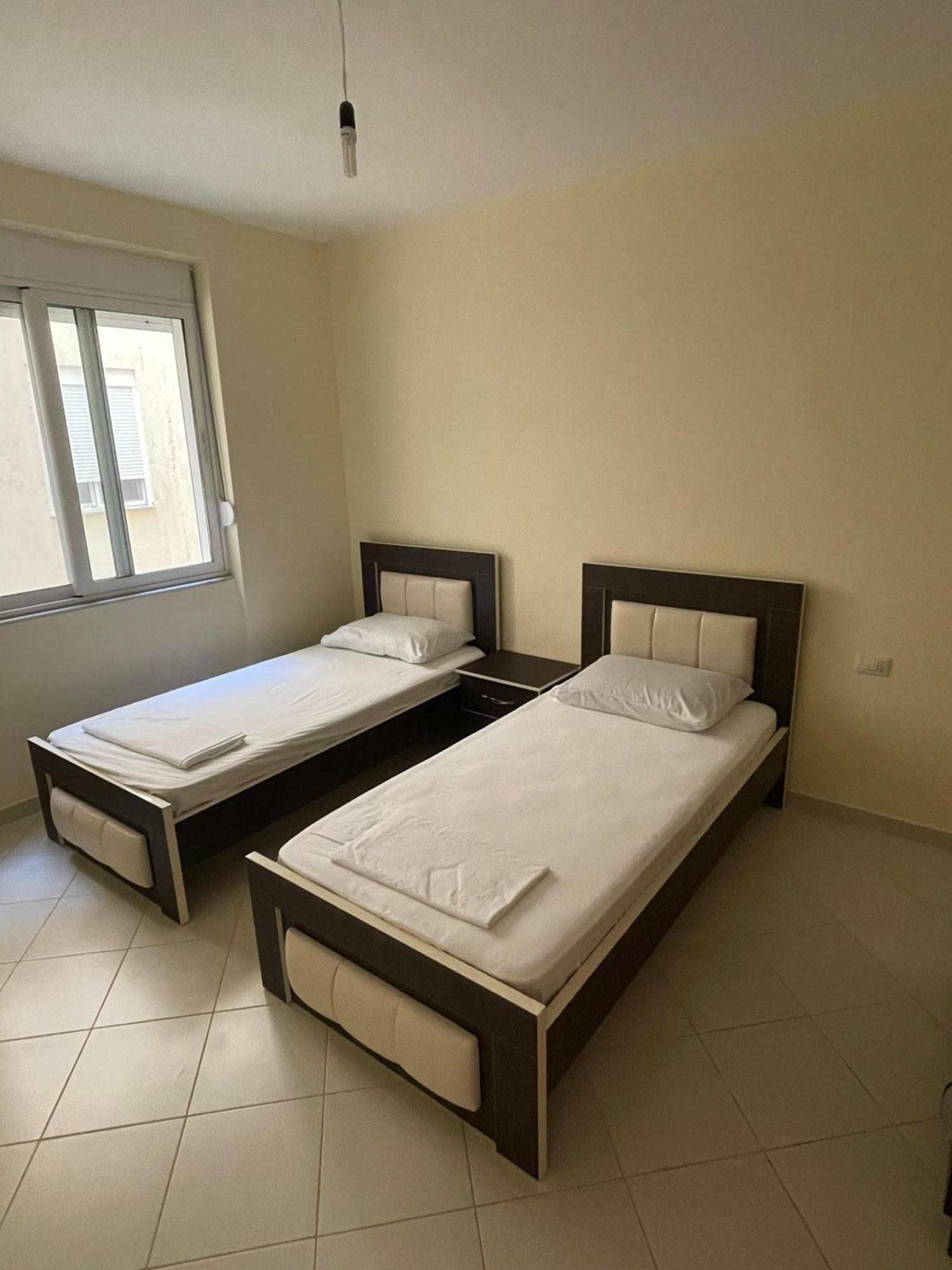 Lovely 3-Bedroom Apartment Rei Саранда Екстер'єр фото
