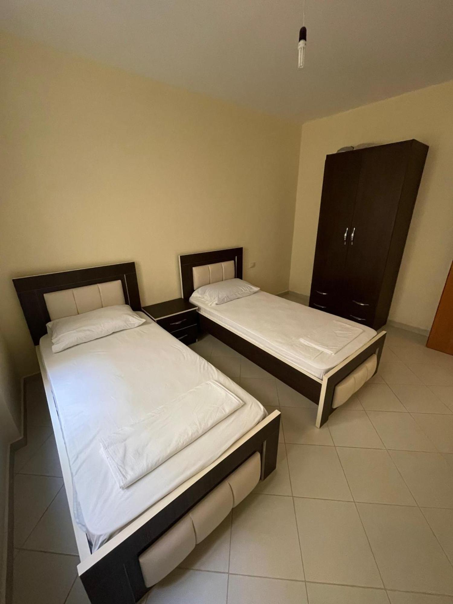 Lovely 3-Bedroom Apartment Rei Саранда Екстер'єр фото