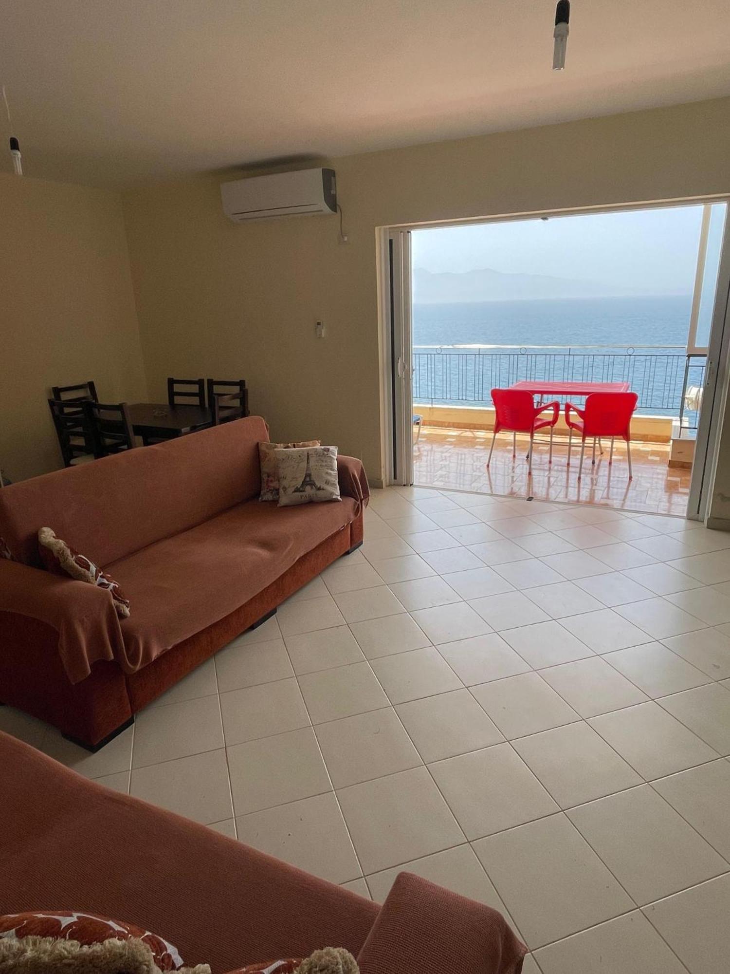 Lovely 3-Bedroom Apartment Rei Саранда Екстер'єр фото